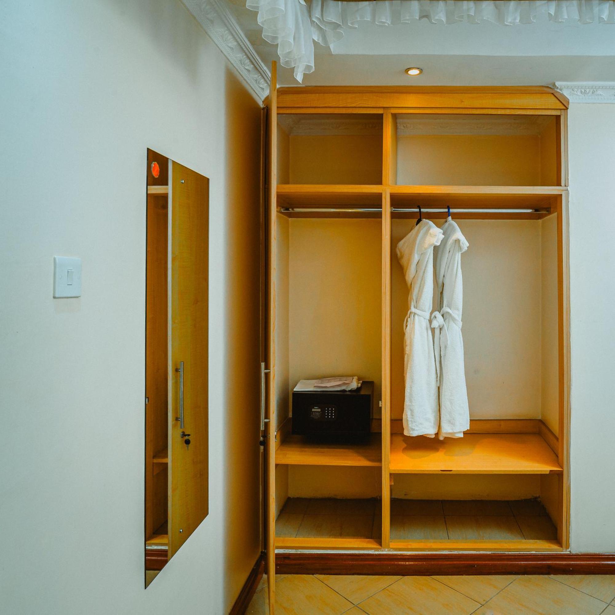 Longview Suites Hotel Nairobi Buitenkant foto
